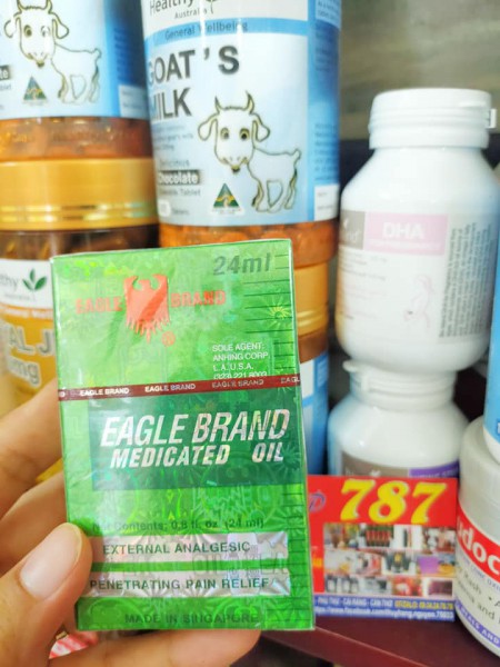 Dầu Gió Xanh Eagle Brand Medicated Oil 24ml